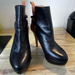 Zara Shoes Zara 2-Tone Leather Platform Ankle Boots Color: Black /Tan  Size: 8
